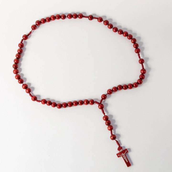 Colier crestin din lemn de maslin, culoare rosu inchis, cu cruce sculptata - Sfintit in Biserica Nasterii Domnului din Betleem