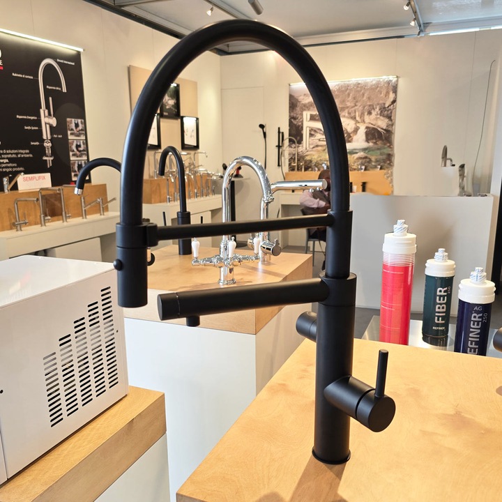 CookingAid PureFlow 3-utas integrált szűrő, fekete, hideg / meleg víz / szűrő, matt fekete és levehető perlátor jet / spray kapcsoló gombbal