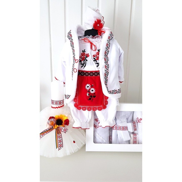 Set botez fetita Leticia, alb, bumbac 100%, cu motive traditionale, marimi disponibile 0-12 luni