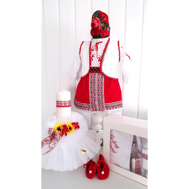 Set botez fetita Lydia, alb, 5 piese, din bumbac, cu motive traditionale