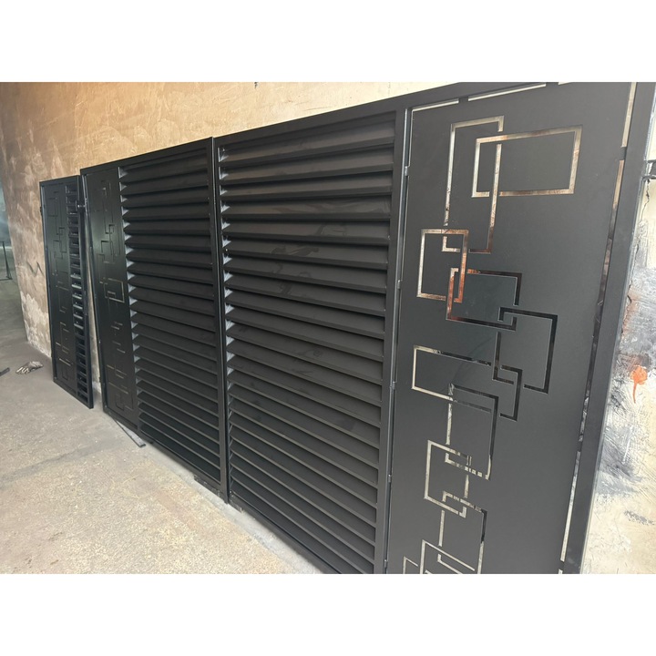 Set porti SP.1 din tabla decupata 3mm model jaluzea geometric 450x180cm cu accesorii incluse