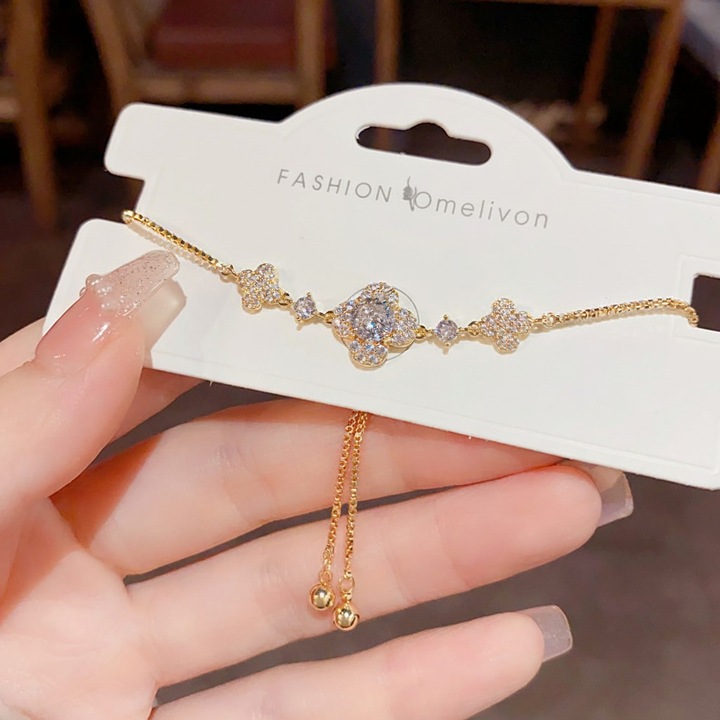 Bratara Eleganta Omelivon cu Flori si Cristale Stralucitoare, Detalii Aurii – Bijuterie de Moda pentru Femei, Cadou Perfect