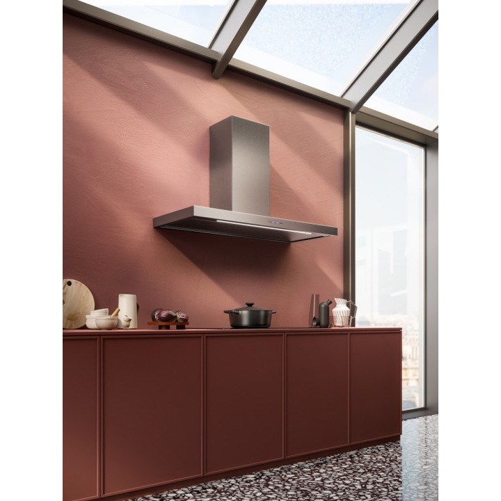 FALMEC PLANE PLUS NRS fali páraelszívó, L=120 cm, zajcsökkentő rendszer, rozsdamentes acél színű, 800 m3/h, Falmec wireless kommunikációs rendszer a főzőlap és a páraelszívó között, peremelszívás, szabályozható LED világítás és Dynamic Control elektronika