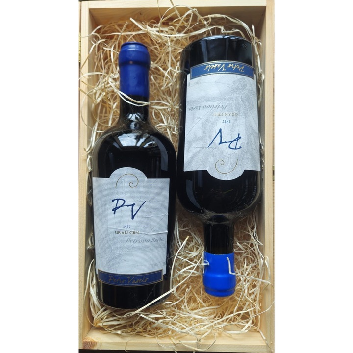 Pachet Cadou Vin Rosu Sec Petro Vaselo Gran Cru, Set Comparativ 2 Sticle 2019 & 2024, 2 x 0.75L, Cutie Lemn Premium