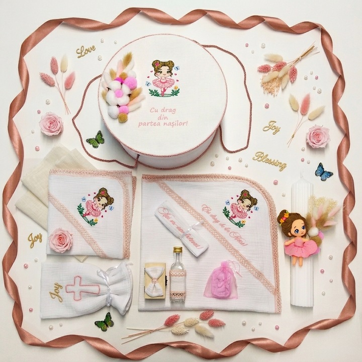 Set Trusou Botez Balerina Fete Roz Muselina cu Cufar si Lumanare