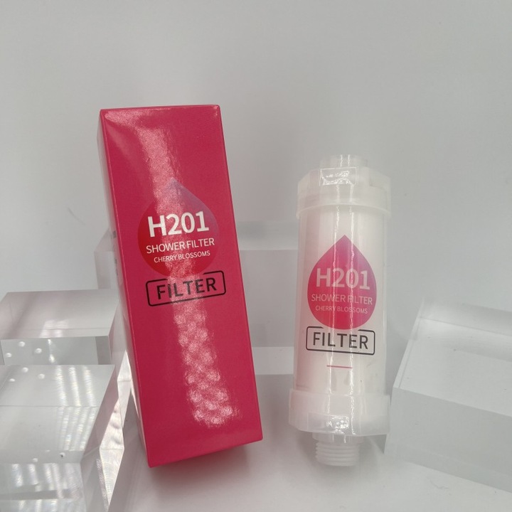 Filtru de dus cu aroma de flori de cires, dezinfectare cu Vitamina C, hidratare pentru piele si par, montare universala