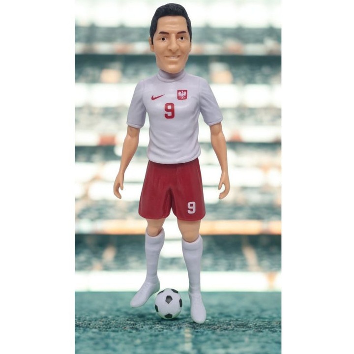 Figurina Fotbal Robert Lewandowski 20 cm, Jucator Polonia, Model Detaliat cu Minge si Suport, Cadou pentru Copii