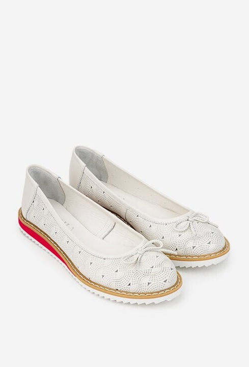 Balerini dama din piele perforata alba cu funda