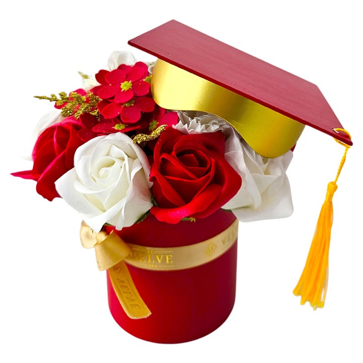 Aranjament floral pentru absolvire Red Classic cu trandafiri de sapun, in cutie rotunda, Velve