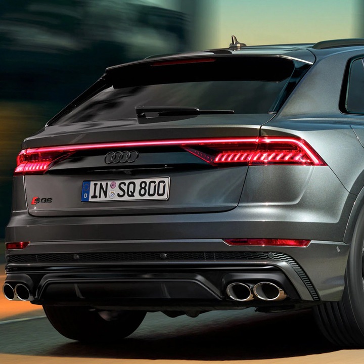 Audi SQ8 csomagtartó hátsó embléma, matt fekete, 12x3cm