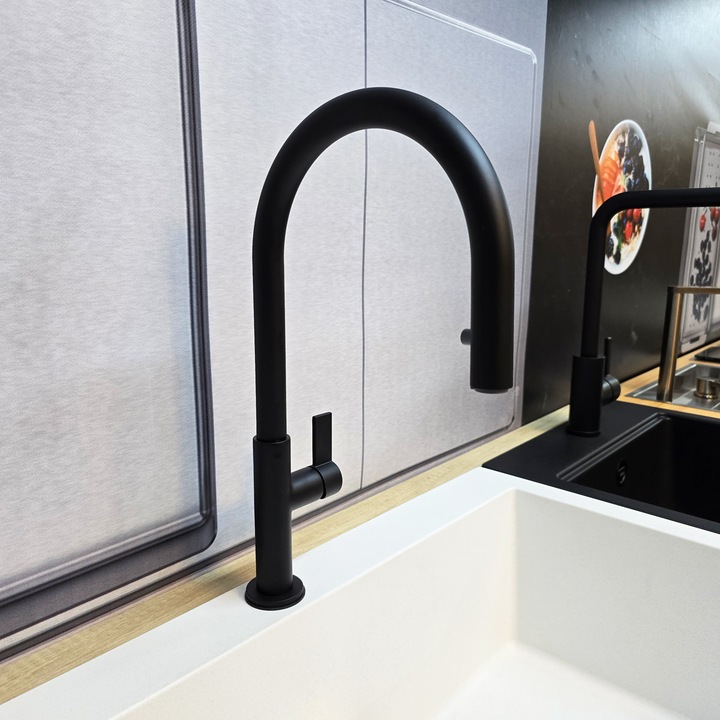 Guglielmi Lieve LV86050 fekete matt csaptelep, kihúzható, 360°-ban forgatható