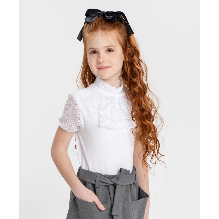 Bluză cu mânecă scurtă și jabou din dantelă albă Button Blue