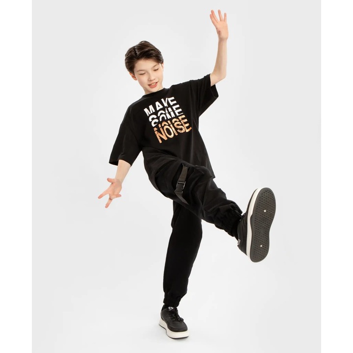 Pantaloni jogger cu talie elastică și trei buzunare negri pentru băieți Button Blue