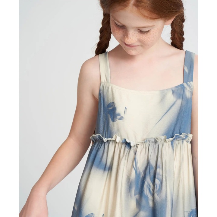 Rochie de vară cu bretele subțiri și volane. Rochie de vară lejeră din bumbac Button Blue