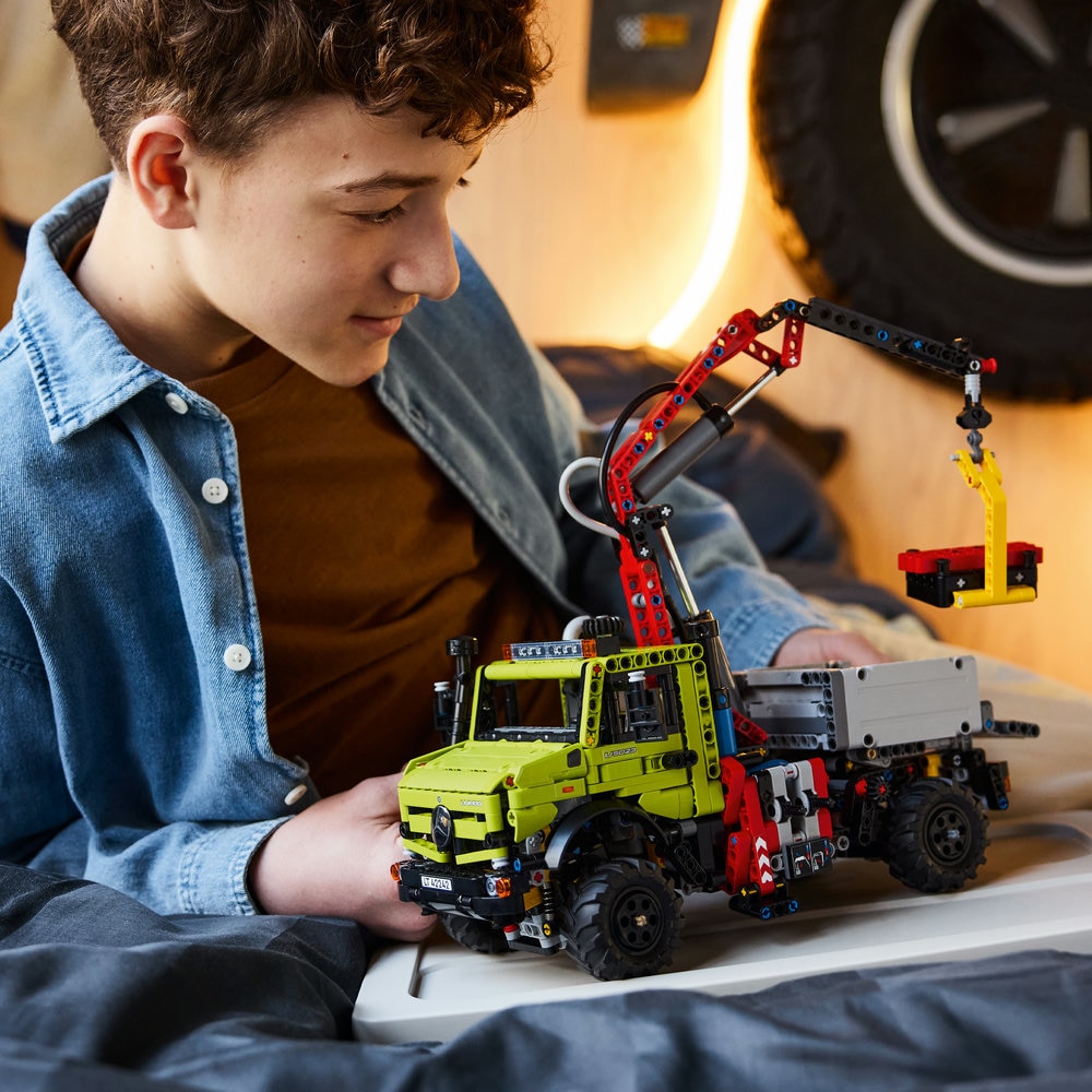 LEGO® Technic - Mercedes-Benz Unimog U 5023 cu macara 42242, 1189