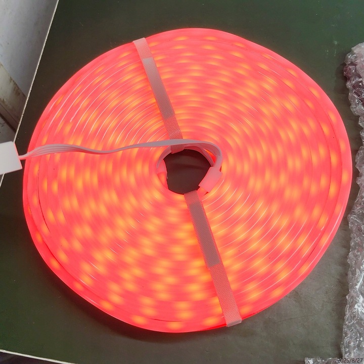 Banda LED Neon 6m 5050 RGB, aplicatie cu pilot, waterproof, 24V