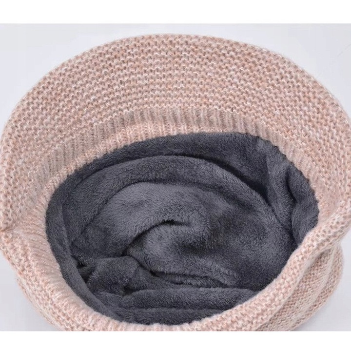 Set complet de iarna pentru femei, caciula cu viziera si komin, multicolor