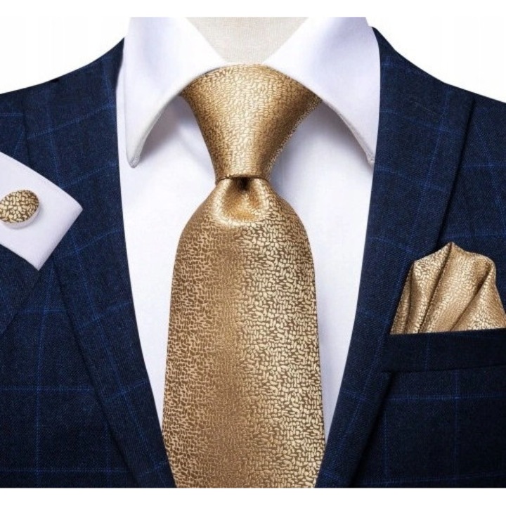 Set cravata din matase, batista si butoni, cadou elegant pentru barbati