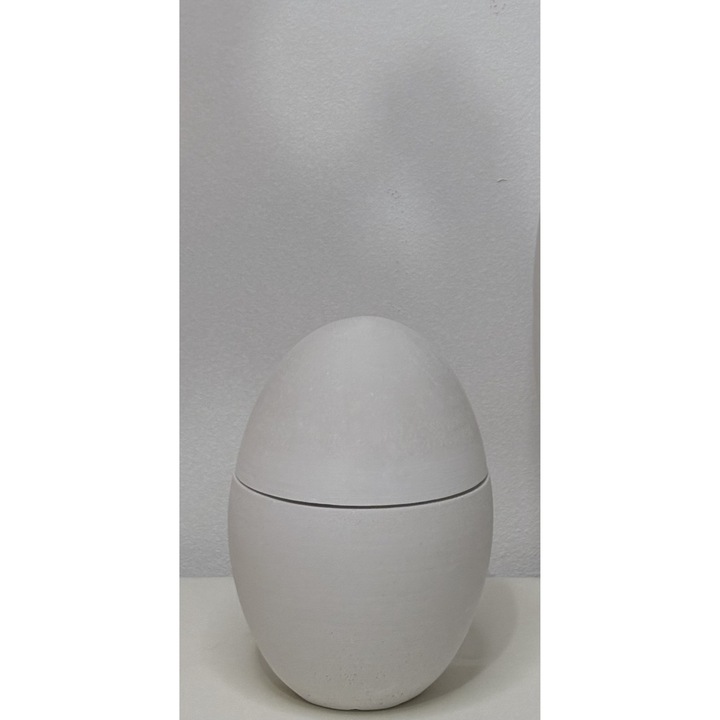 Lumanare parfumata model Ou ceramic, Celest, parfum Floral, creat manual din ceramica si ceara naturala de soia, cadoul ideal