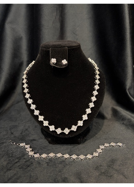 Set colier si cercei cu zirconiu argintiu