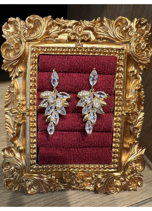 Cercei aurii Kreativa cu zirconiu, sistem de prindere surub