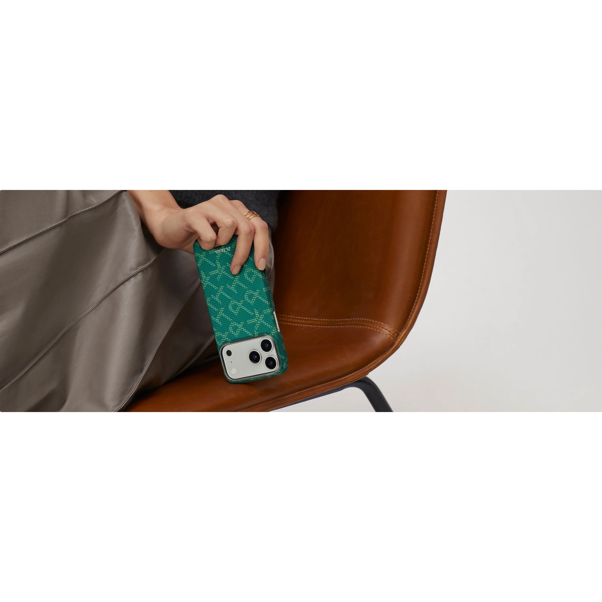 Husa de protectie Pitaka pentru iPhone 17 Pro Ultra-Slim, Monogram-Gold/Green