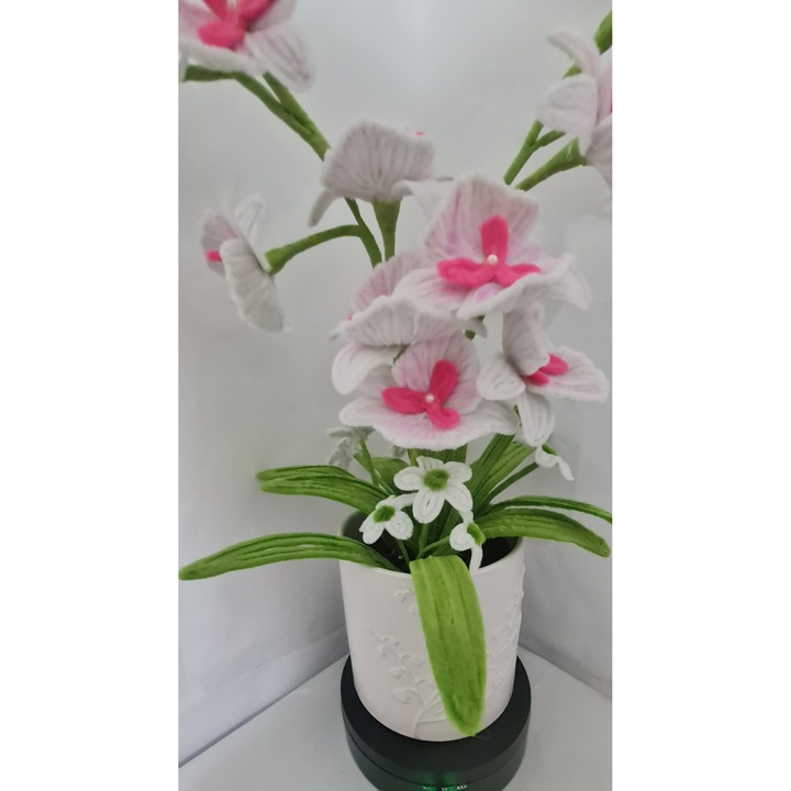 aranjament floral din sarma plusata