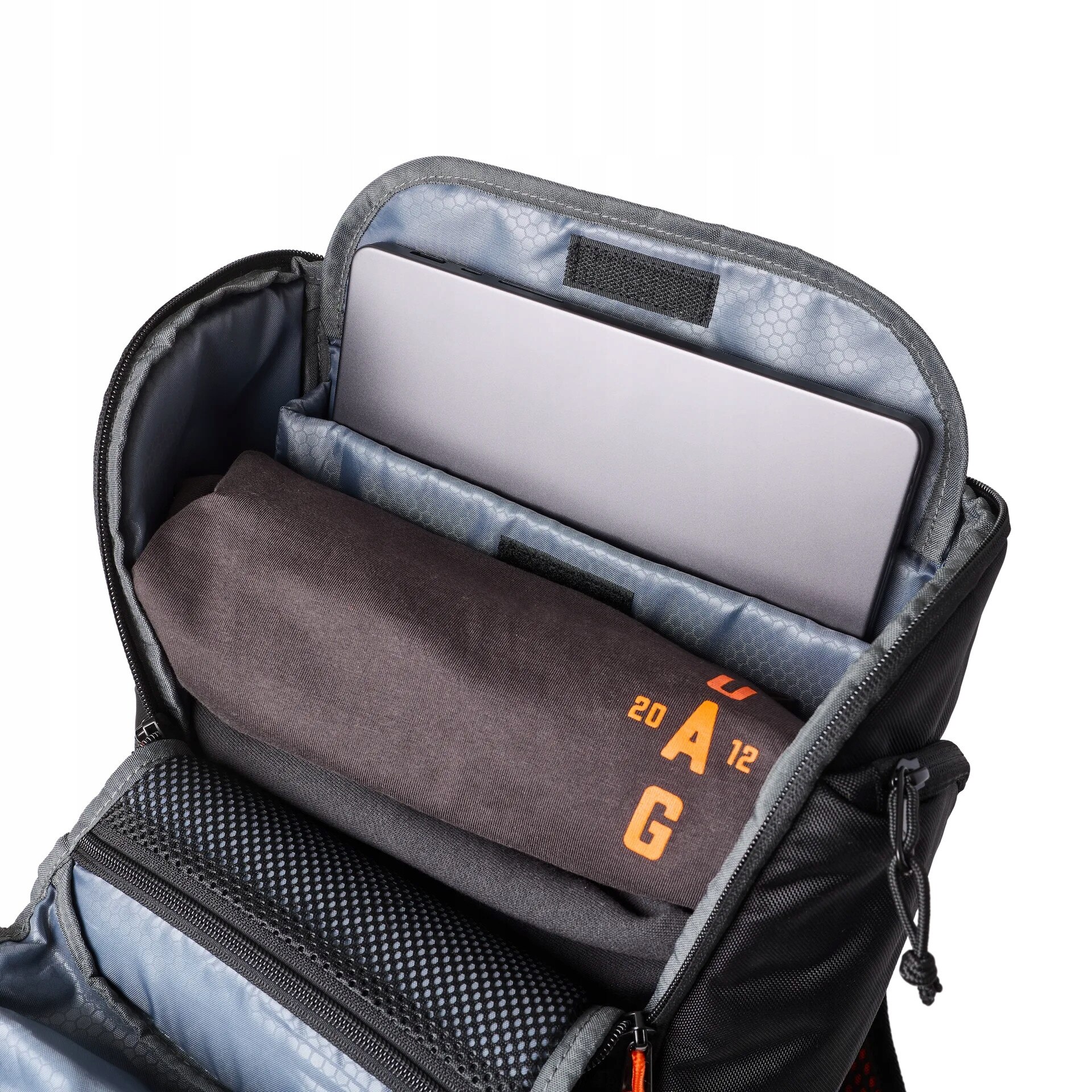 Plecak calatorie, Urban Armor Gear, 20L, negru/portocaliu, 30,48x11,98x48,01cm