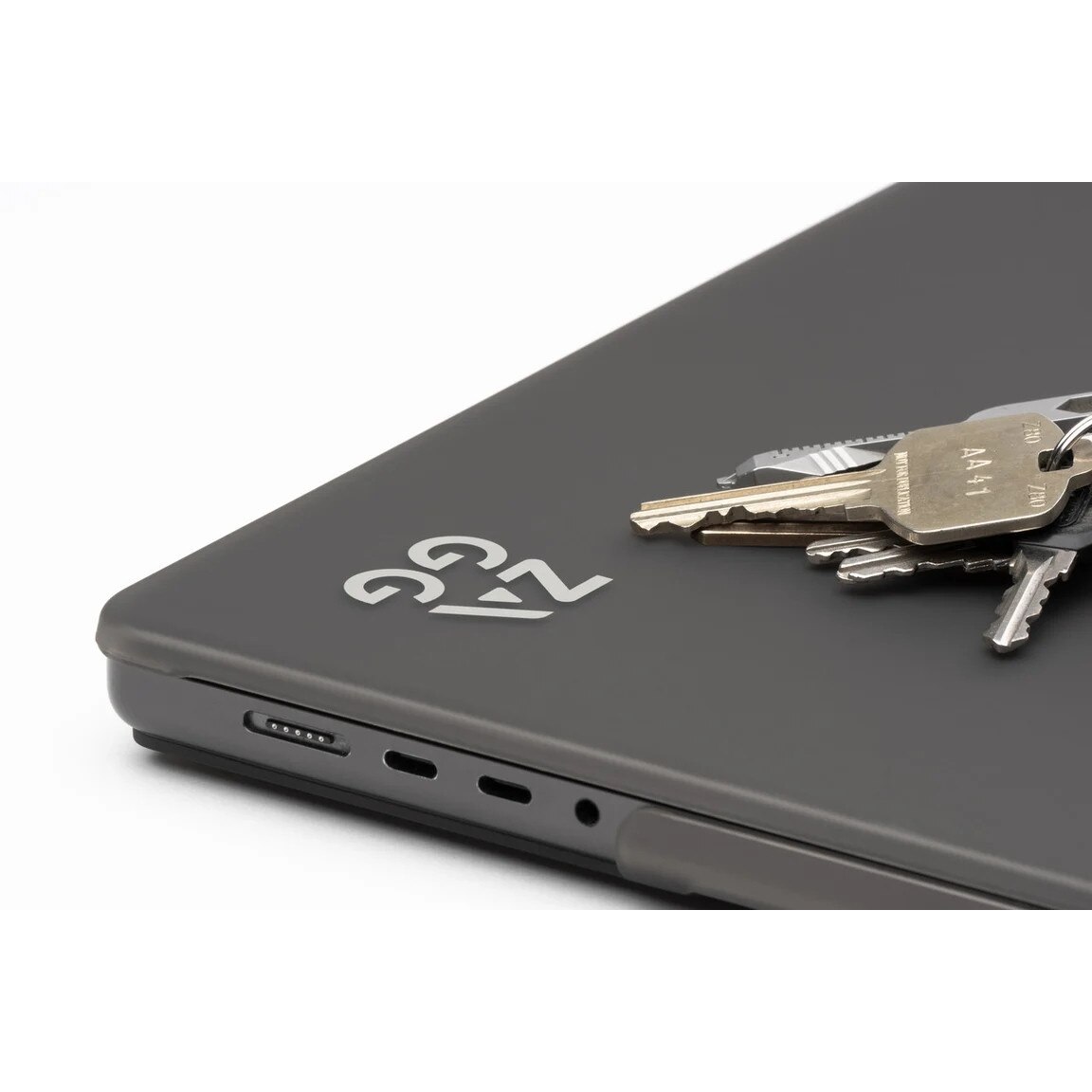 Husa de protectie Zagg pentru MacBook 33 cm (13"), gri, rezistenta la zgarieturi