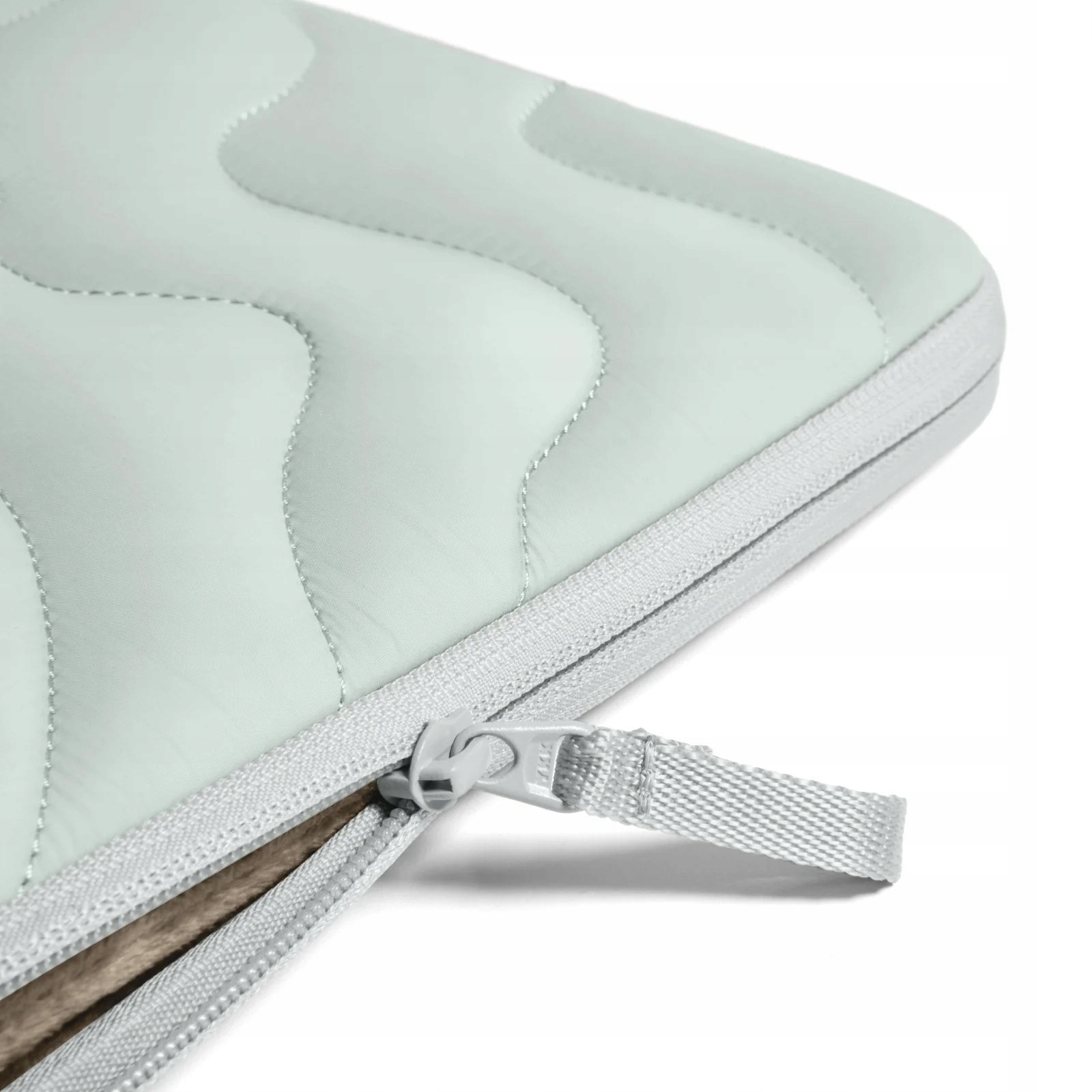 Husa laptop Tomtoc Terra-A27, 15", culoare Lakeshore, dimensiuni 40x27x3.5cm, material reciclat