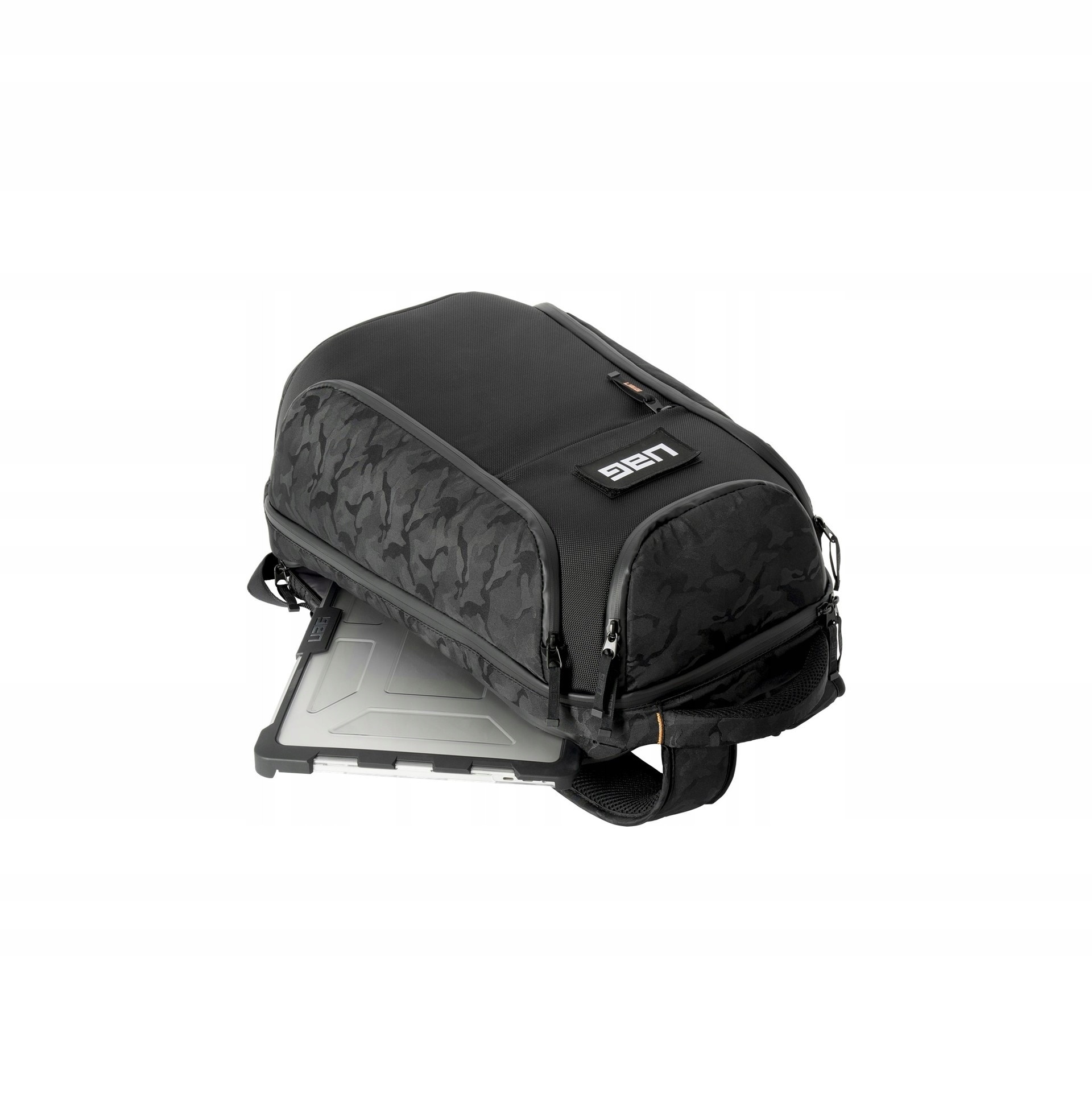 Rucsac laptop 16" Urban Armor Gear 24L, negru, impermeabil, dimensiuni 20,32x55,88x33,02cm