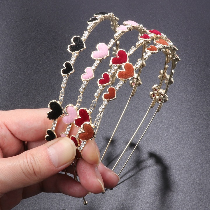 Set 4 accesorii par, diademe metalice cu strasuri in forma de inima, accesorii cu flori din perla, stil boho, multicolor