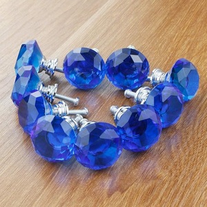 Feronerie si accesorii mobila