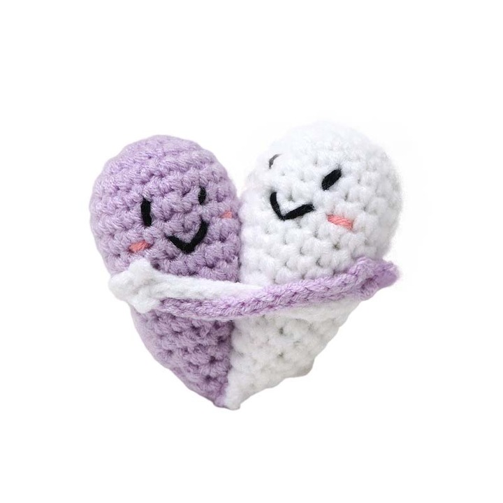 Amigurumi Ölelés, Világoslila/Levendula, Kézzel Horgolt Játék, Méret 6.5 x 7 cm, Aranyos és Eredeti Ajándék