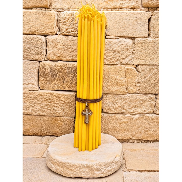 Pachet 50 de Lumanari din Ceara Pura de Albine si Cruciulita Sfintite la Biserica Nasterii Domnului din Betleem - 270 Grame