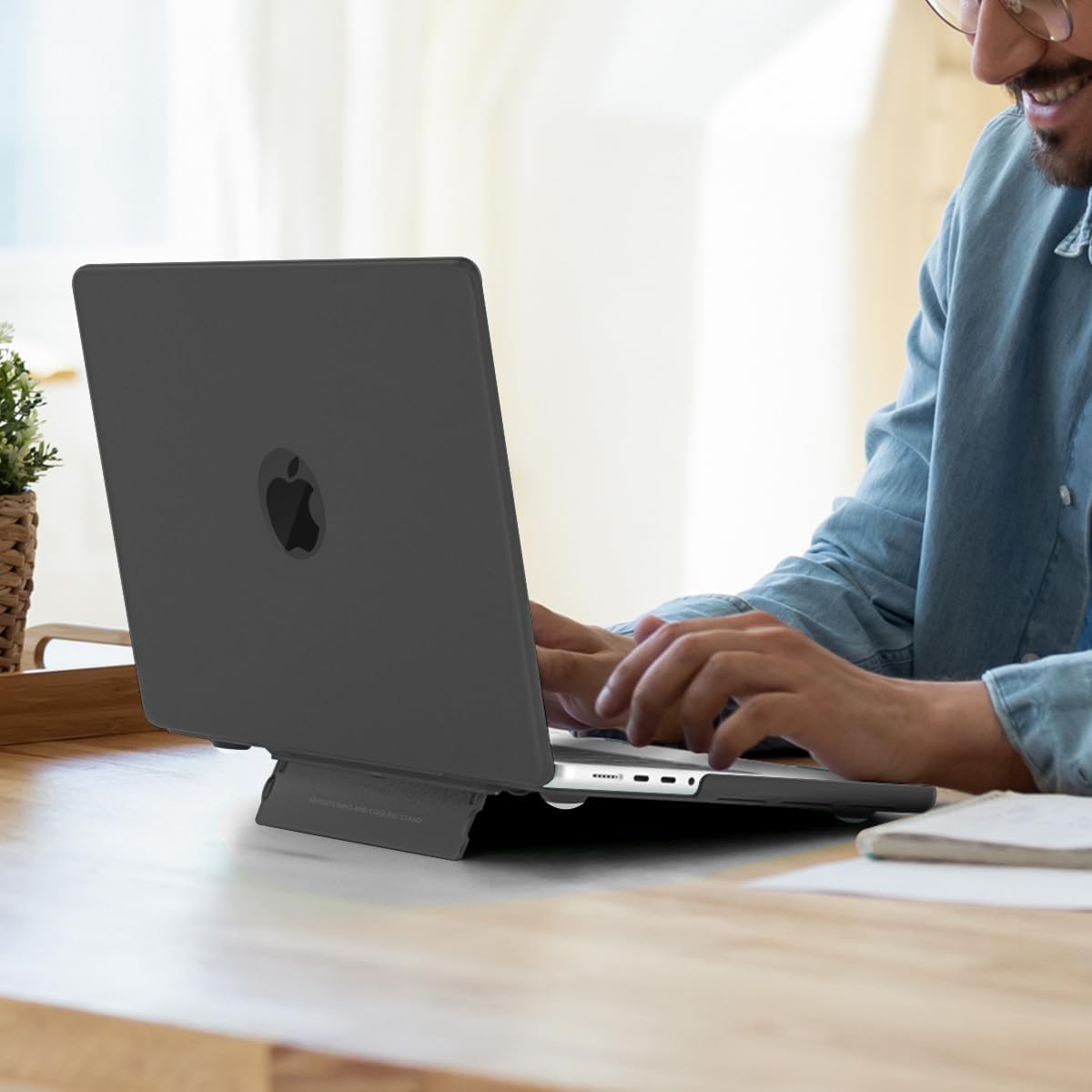 Husă protecție pentru laptop, Yingyun, cu suport, Matte Negru, 13.6 inch