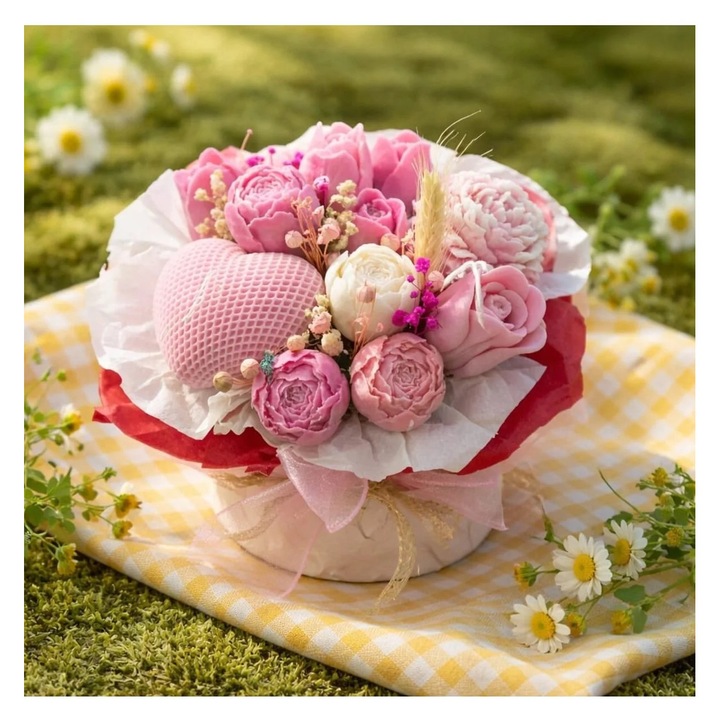 victiny Aranjament floral din flori parfumate din ceara de soia si din flori naturale uscate