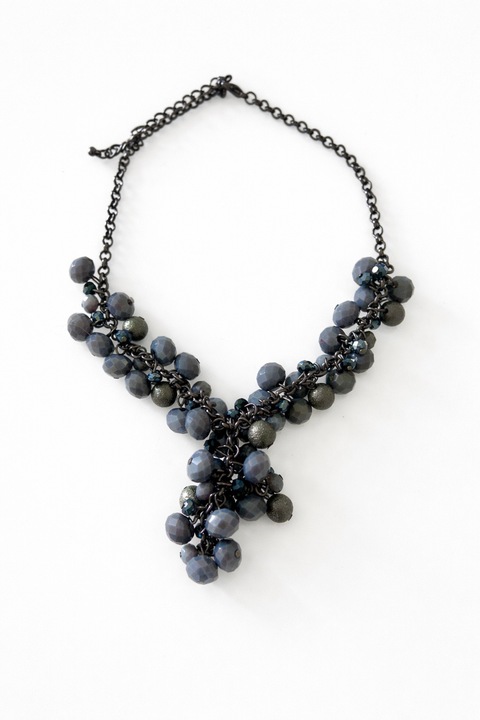 Colier Statement Mov lavanda-Gri cu Margele Fatetate si Design Cascada – Elegant & Office Chic