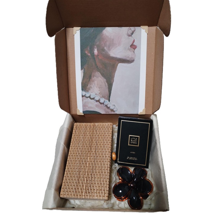 Set cadou parfum Little Black Dress, Avon, 50 ml, cutie depozitare bambus, accesoriu par