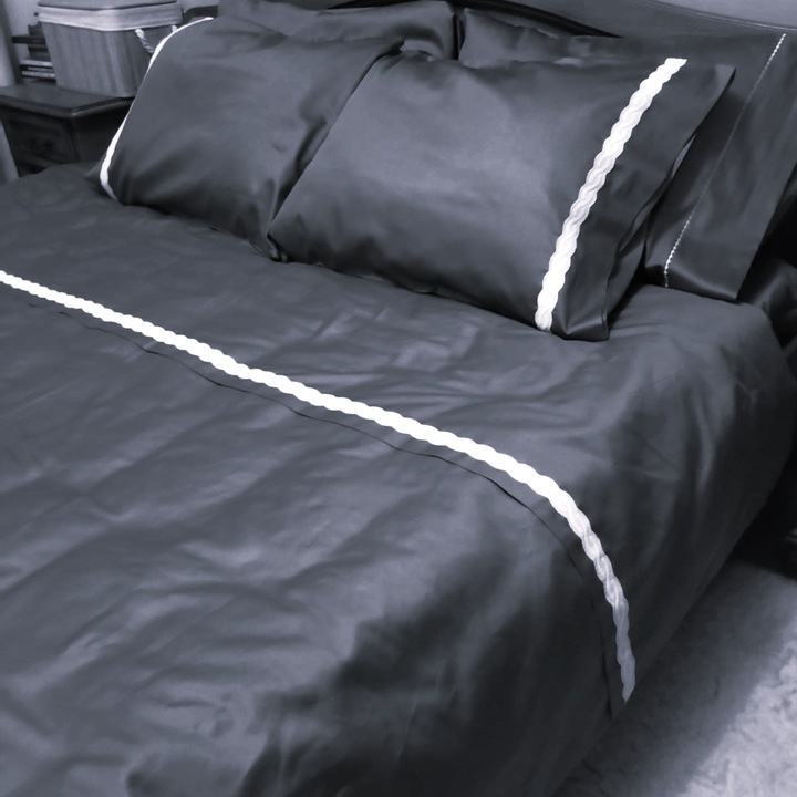 Set lenjerie satin premium, Casa Bucuriei, model Diamond, 6 piese, negru, bumbac lux 100%, cearsaf saltea 280/260 cm, husa pilota 200/220 cm