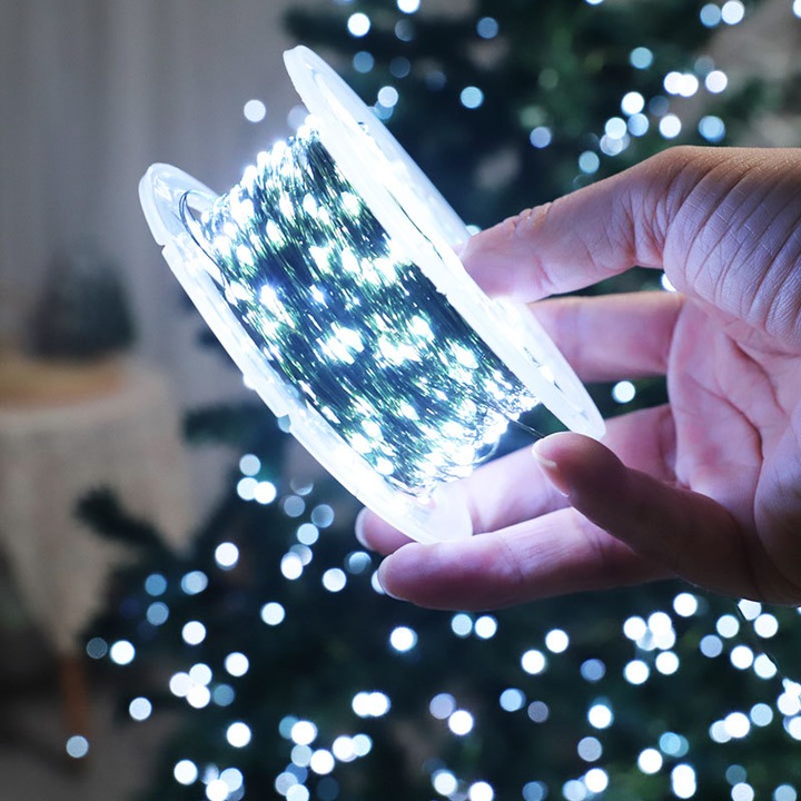 Culoare: verde inchis, lungime: 50m, lumini de Craciun cu LED-uri, set de lumini decorative pentru exterior, impermeabile, controlate de la distanta.