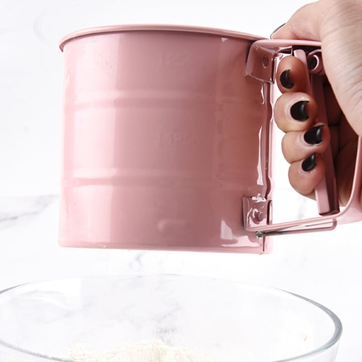 Sita de faina cu manivela, inox, 160x105x95mm, pentru prajituri, roz