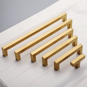 Feronerie si accesorii mobila