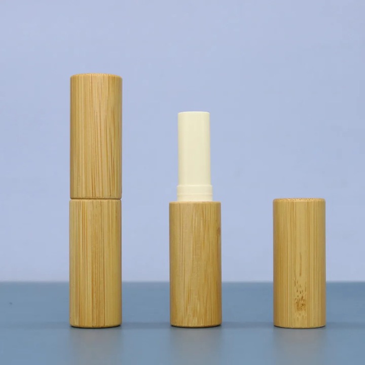 Set 12 tuburi de ruj din bambus natural, 5g, design elegant, dimensiuni 16x13x2.5cm