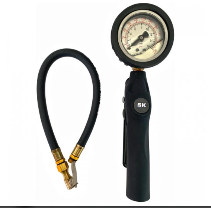 Пистолет с манометър за помпене на гуми