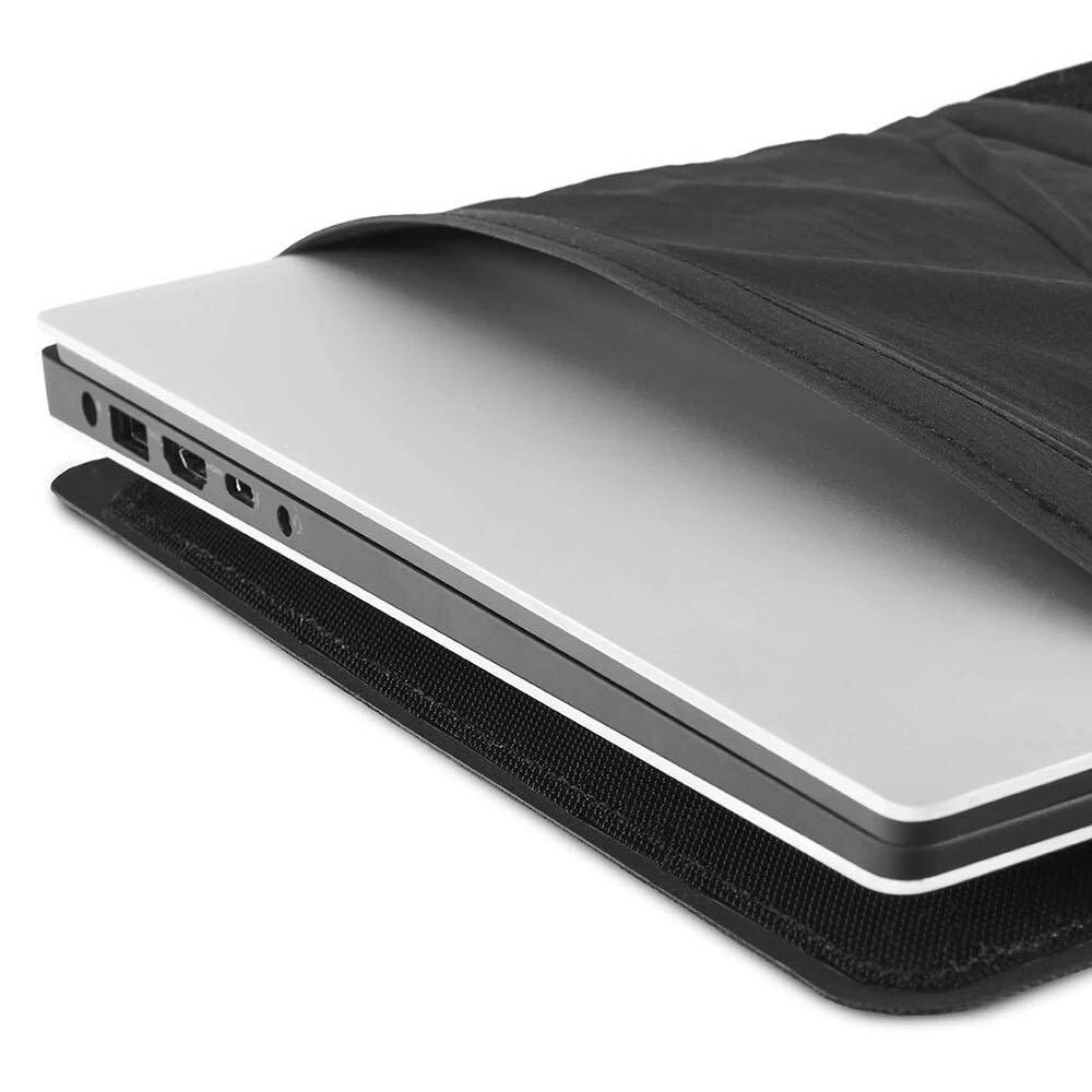 Husa laptop impermeabila Matador Laptop Base Layer, 13-16 inch, neagra, 33,5x26x0,4 cm