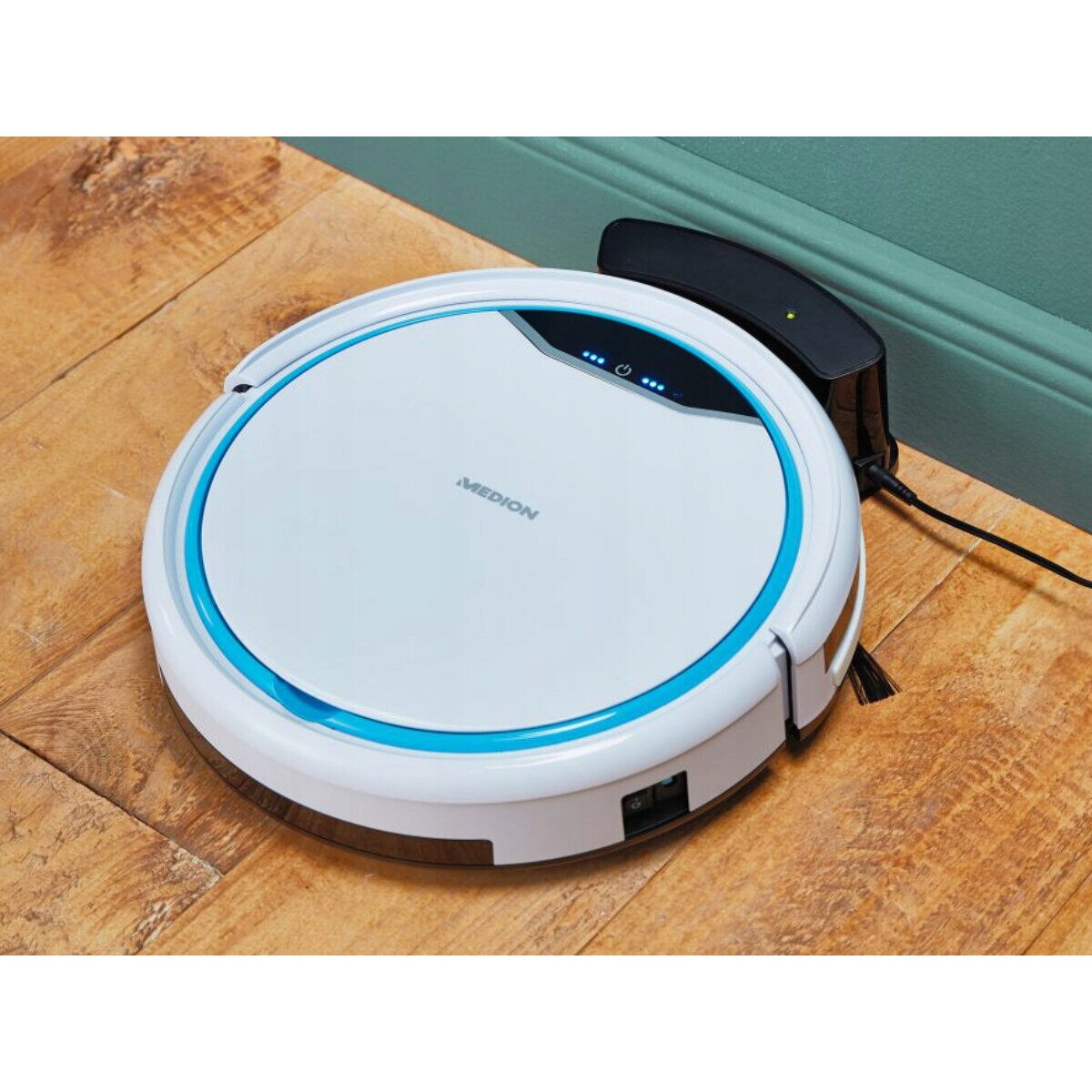 Aspirator automat Medion, model MD19900, 60 minute autonomie, 30x8x30cm, set complet