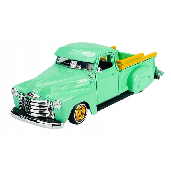 Maisto 3100 Pickup 1950 kisautó, fém, 1/25, mozgó elemekkel rendelkező modell