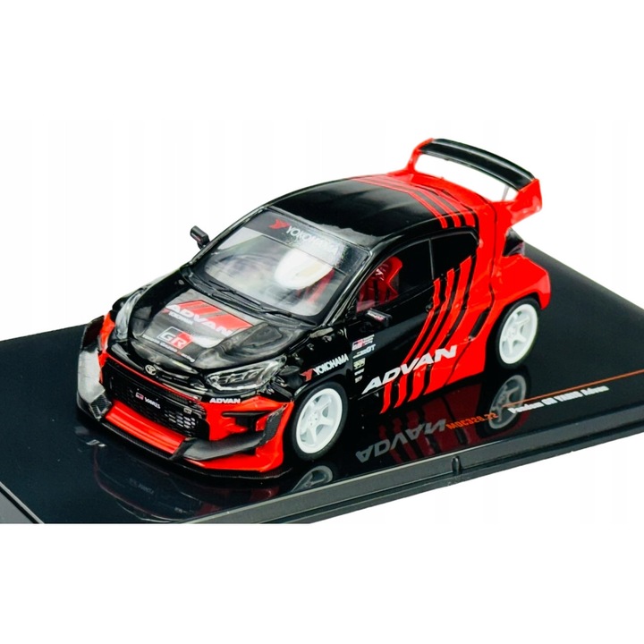TOYOTA PANDEM GR YARIS ADVAN 1:43 modellautó, finom részletek, 9x4cm