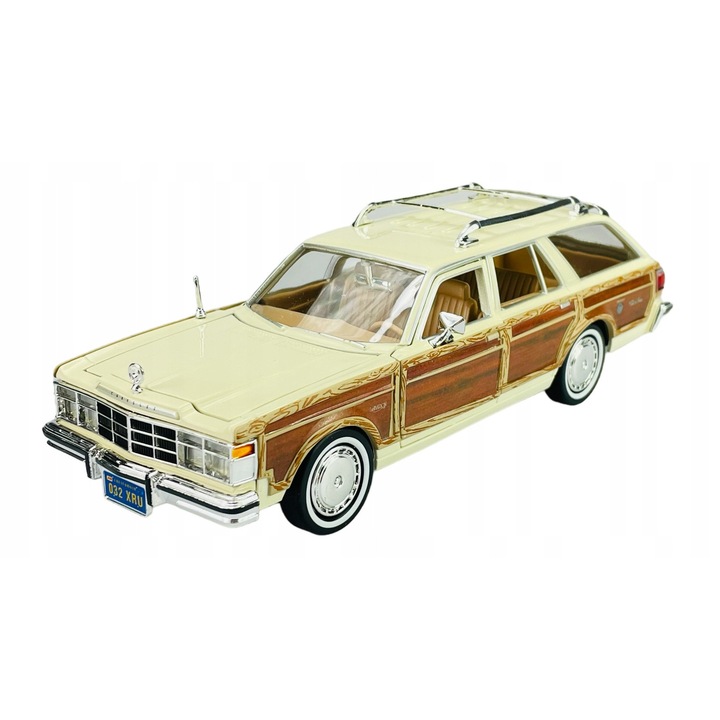 Fém kisautó, 1979 Chrysler LeBaron Town & Country, 1:24, bézs, 20x8cm